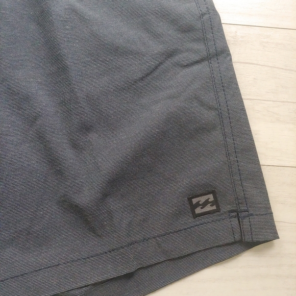 BiLLABONG NEW boys Crossfire Submersible Hybrid Shorts - Picture 4 of 9